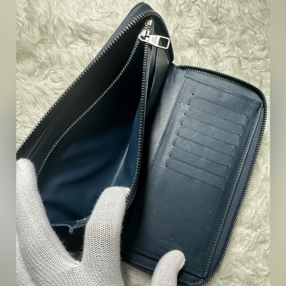 🛑 SOLD 🛑 Louis Vuitton Zippy Navy Blue Damier Infini Leather Vertical Wallet - Picture 5 of 8